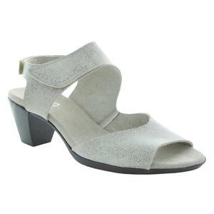 Munro Fabiana Silver Metallic Nubuck Sandals